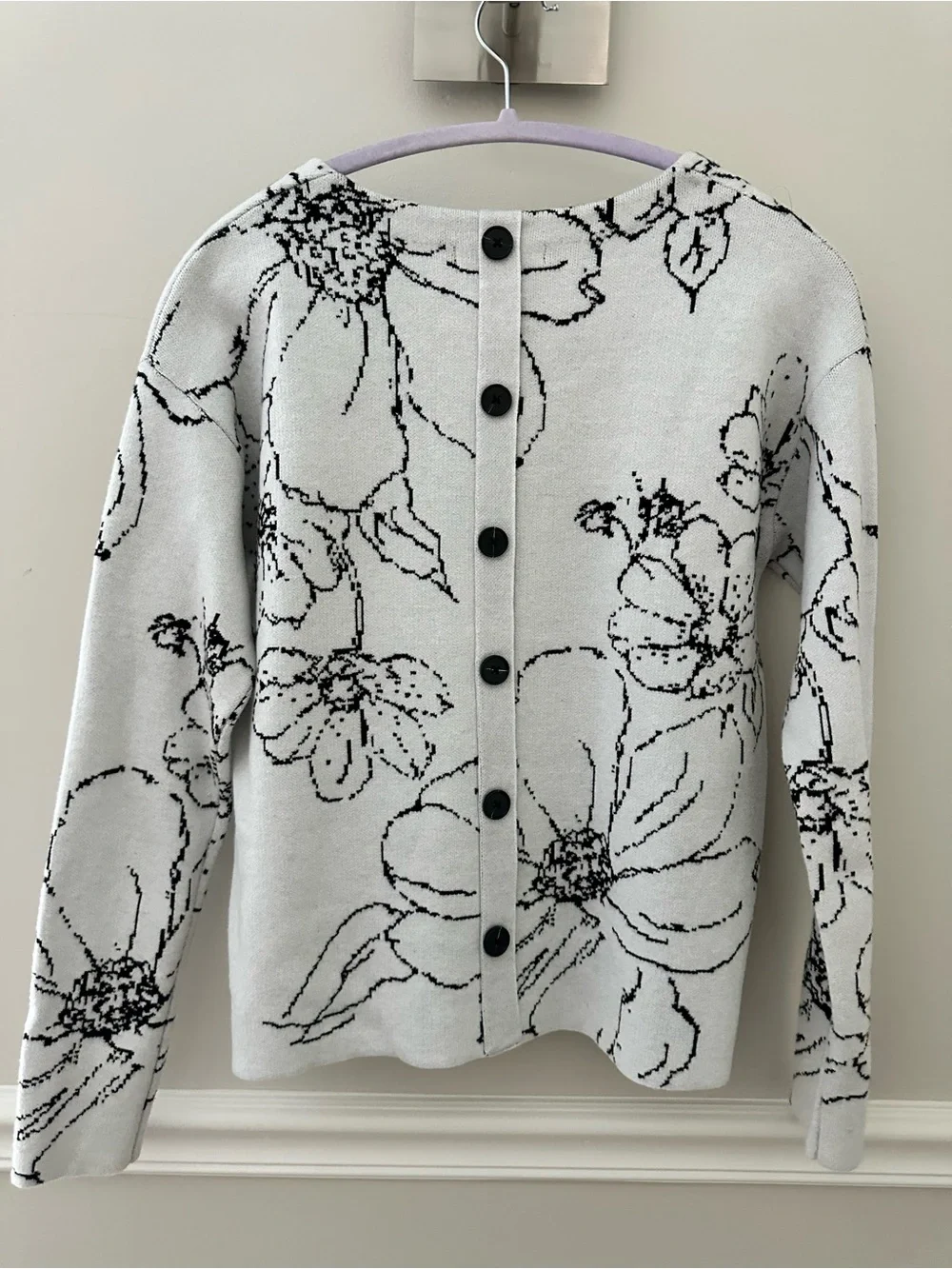 Tahari White Crewneck Sweater with Black Floral Outline Small